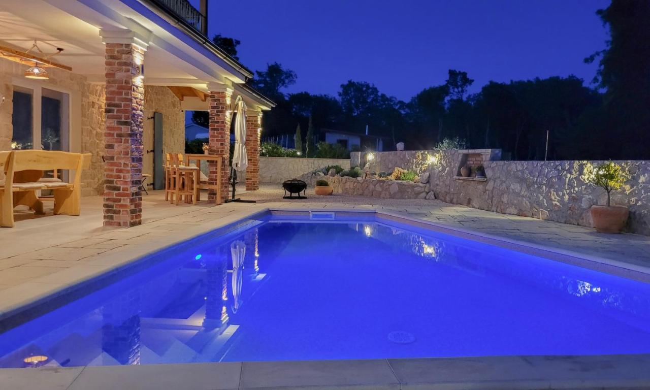 Villa Alara - Charming Villa With Heated Swimming Pool Milohnici Exteriör bild