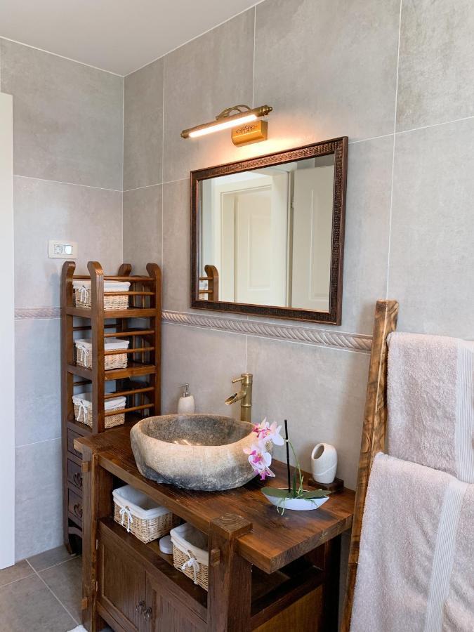Villa Alara - Charming Villa With Heated Swimming Pool Milohnici Exteriör bild