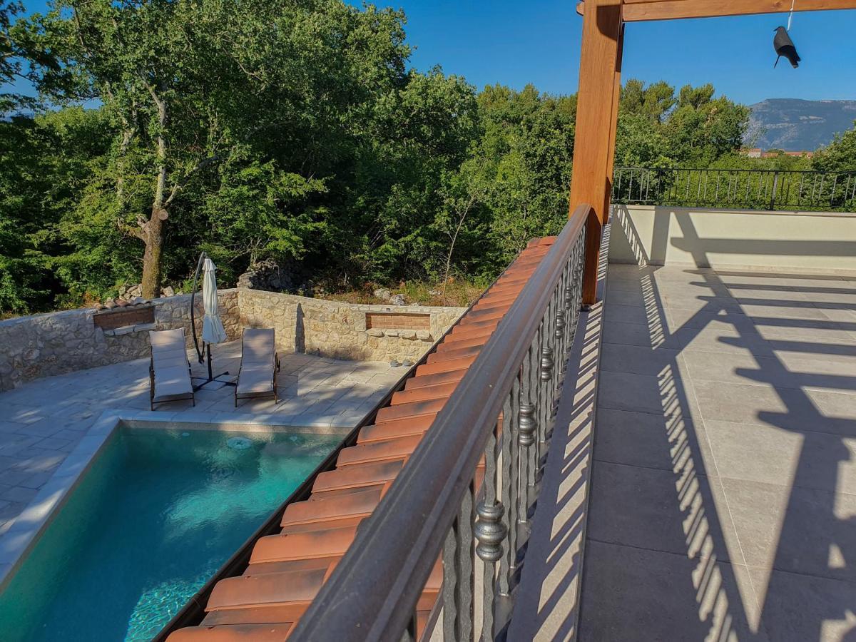 Villa Alara - Charming Villa With Heated Swimming Pool Milohnici Exteriör bild